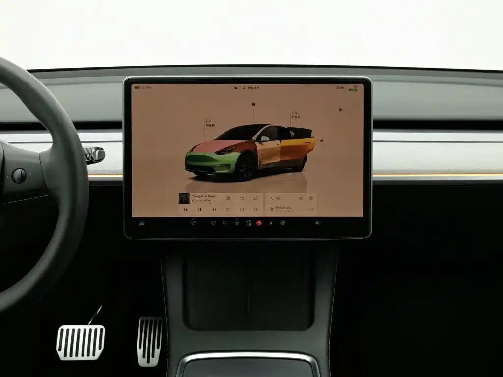Tesla Model Y — миниатюра 12