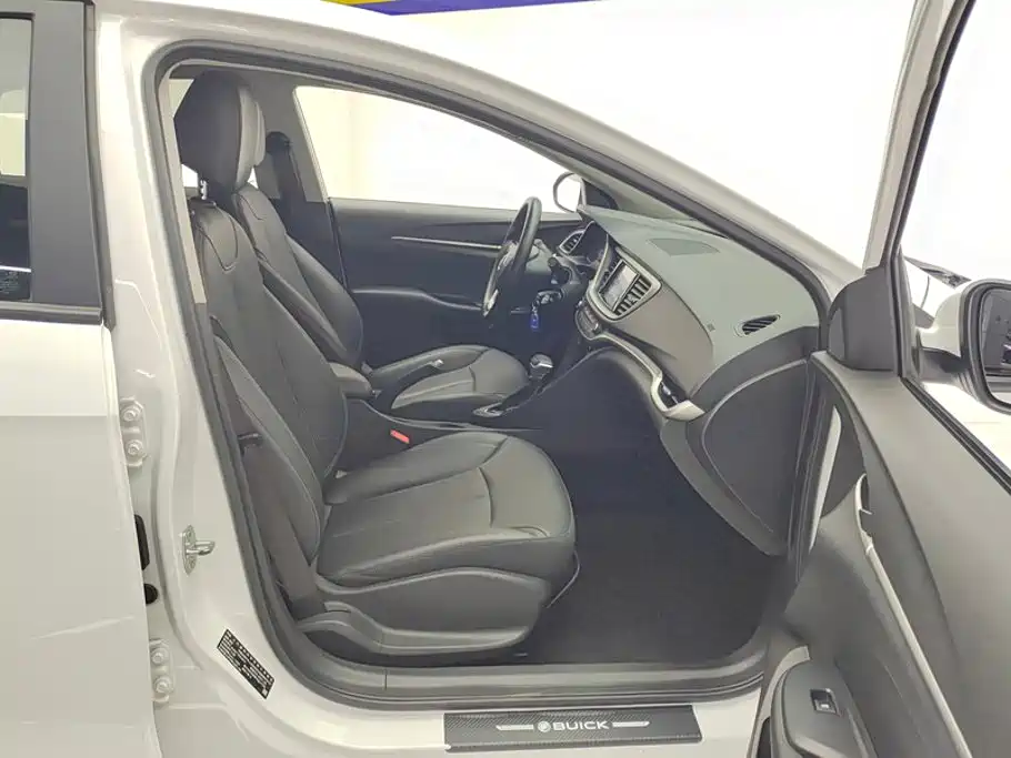 Buick Excelle — миниатюра 8
