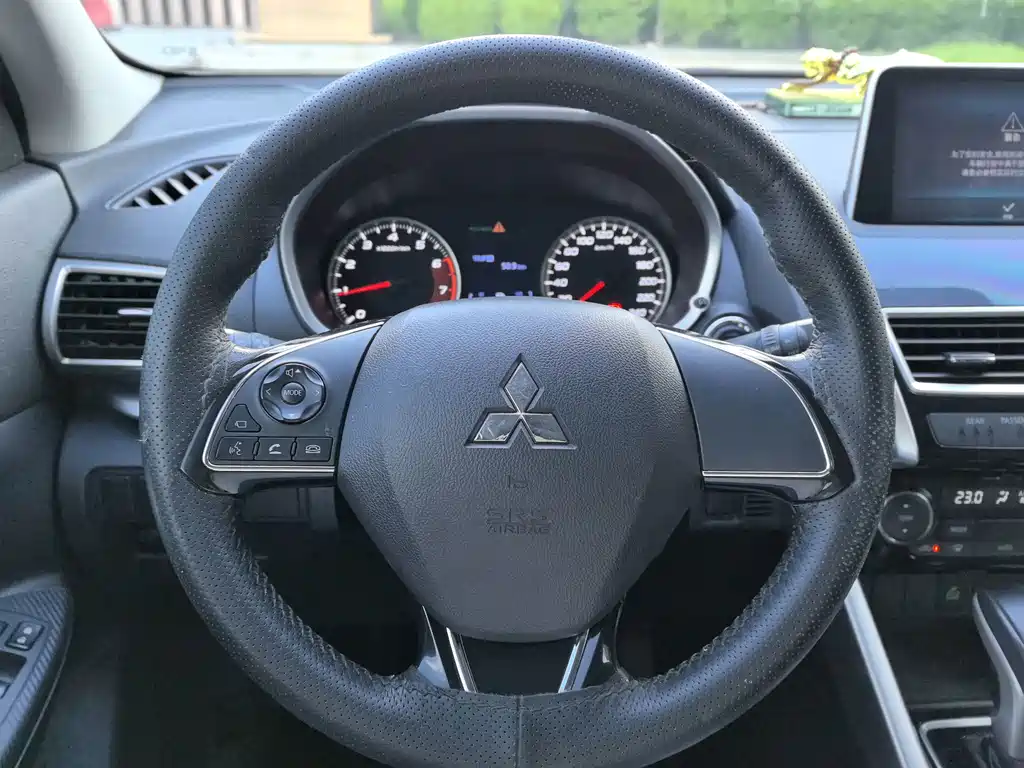 Mitsubishi Eclipse Cross — миниатюра 15