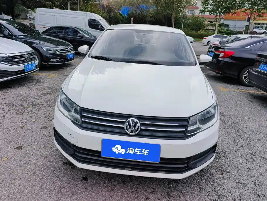 Volkswagen Santana — миниатюра 2