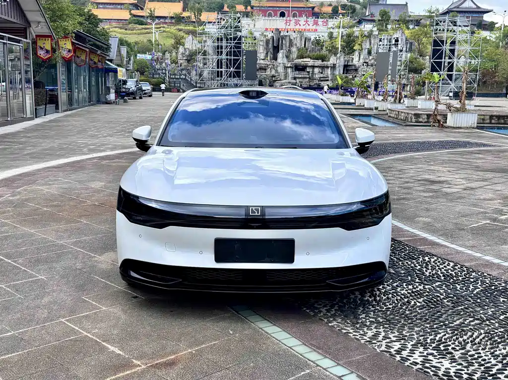Zeekr 007