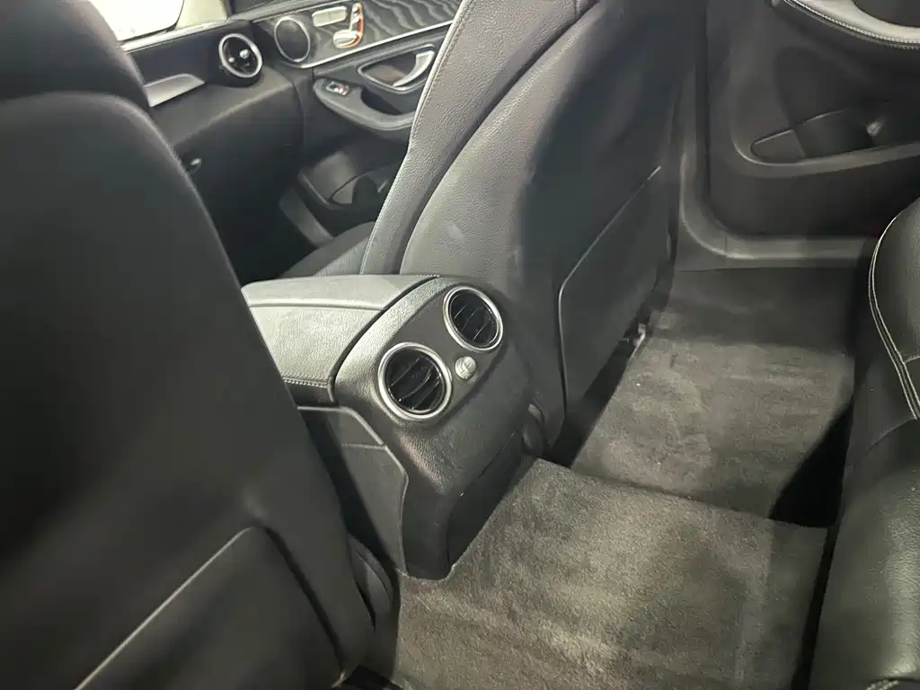 Mercedes-Benz C-Class — миниатюра 11