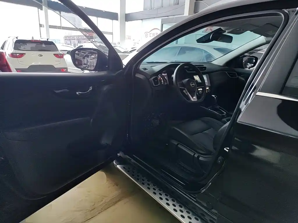 Nissan Qashqai — миниатюра 16
