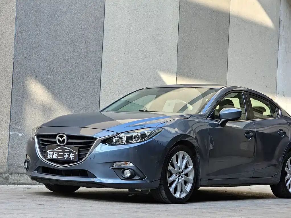 Mazda 3 Axela 2015