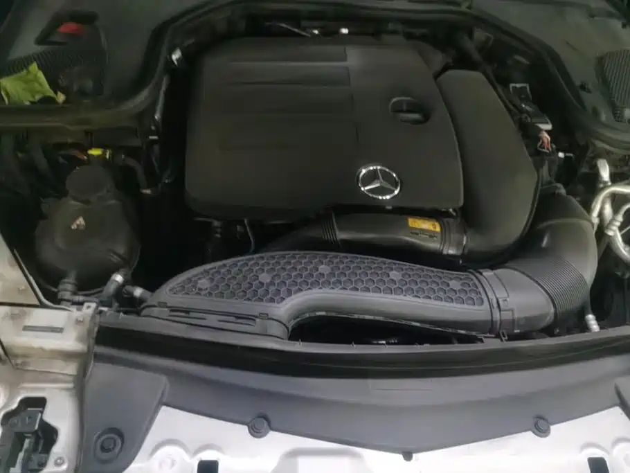Mercedes-Benz E-Class — миниатюра 10