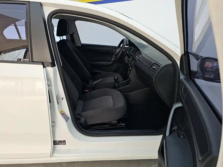 Volkswagen Santana — миниатюра 8