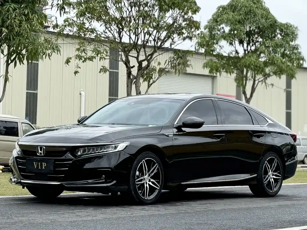 Honda Accord 2022 260TURBO Night Vision · Premium Edition