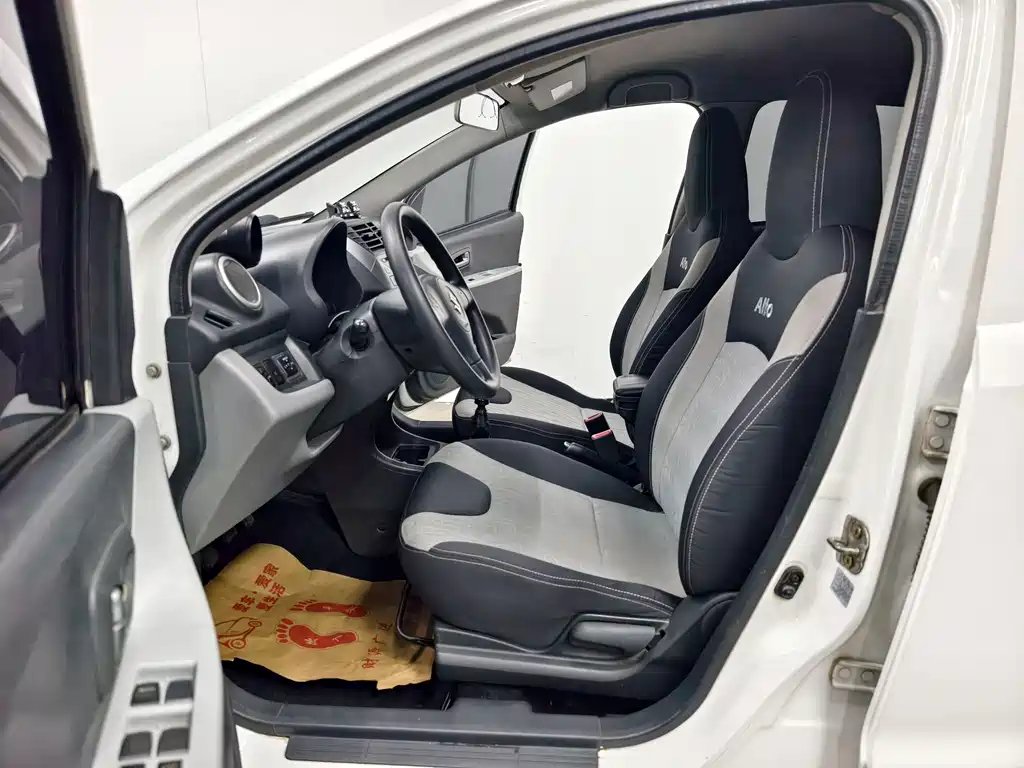 Suzuki Alto 2013 1.0L MT Luxury