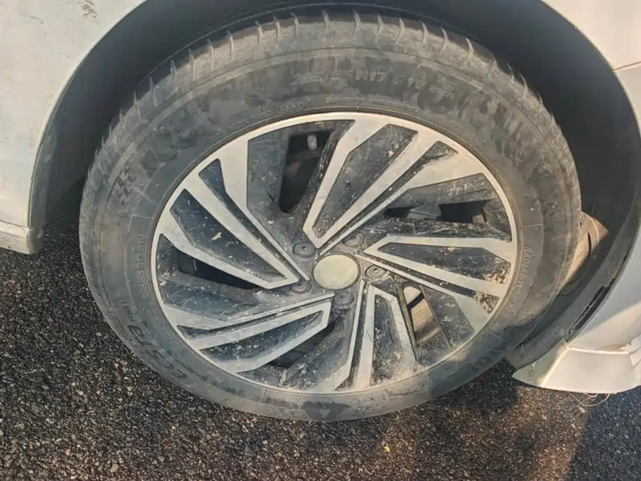Volkswagen Sagitar — миниатюра 6