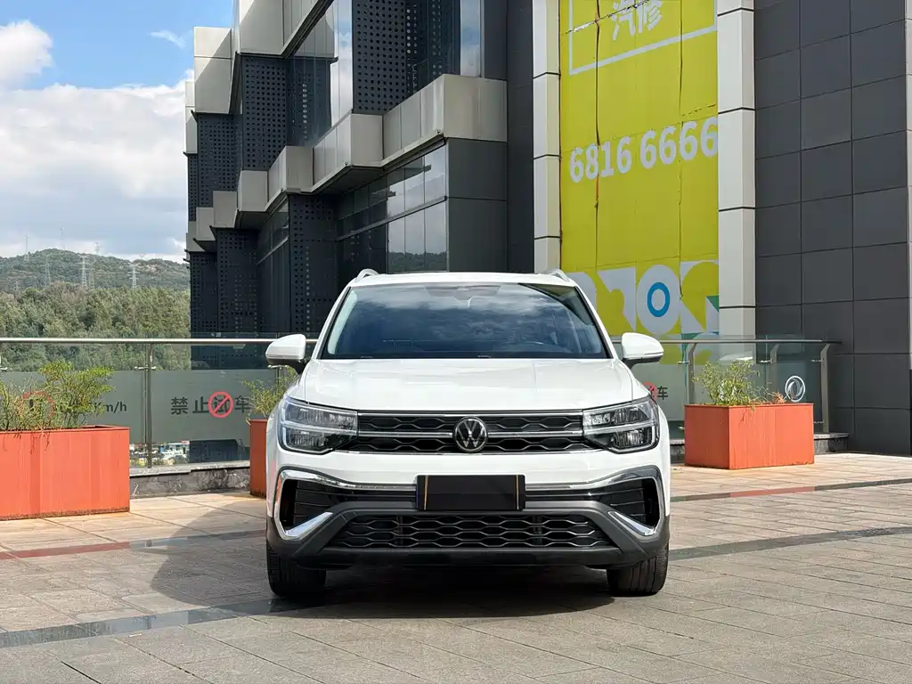 Volkswagen Tharu — миниатюра 2