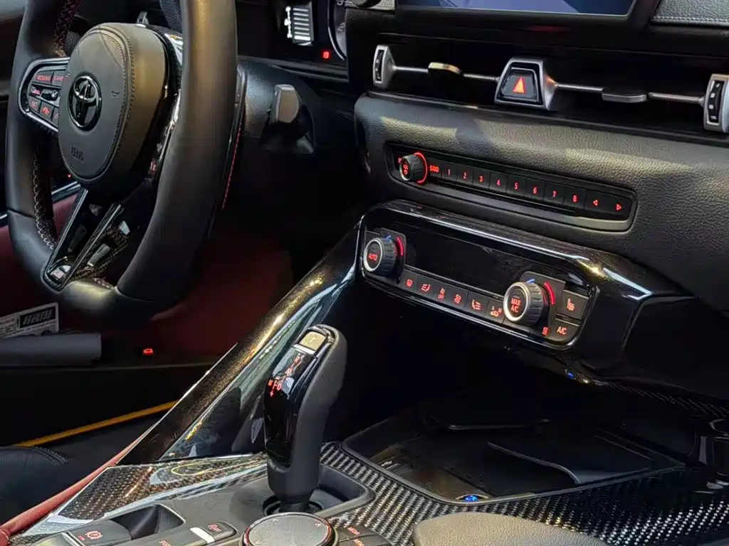 Toyota Supra — миниатюра 8