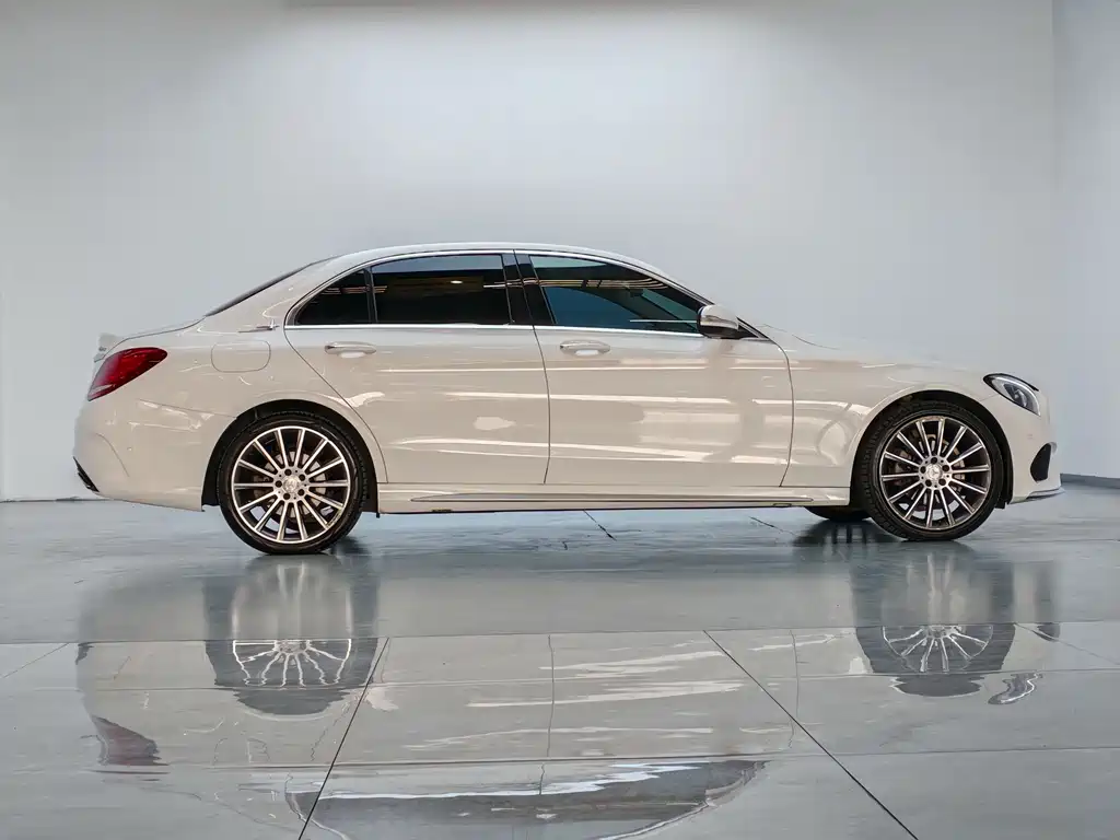 Mercedes-Benz C-Class — миниатюра 17