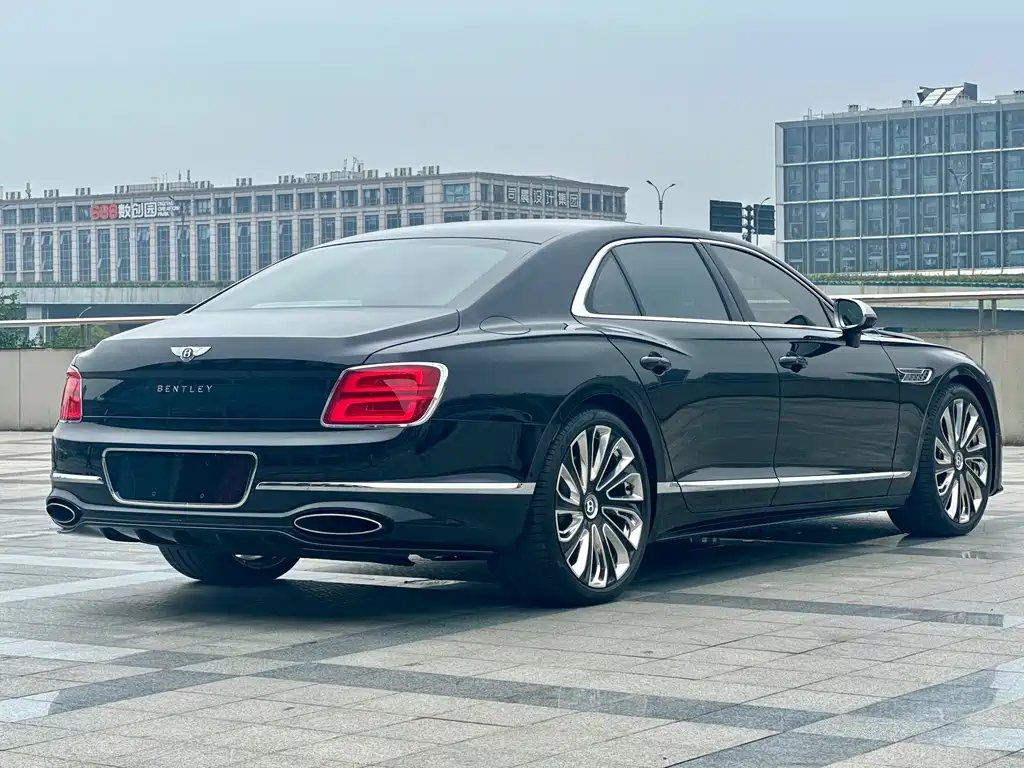 Bentley Flying Spur PHEV — миниатюра 20
