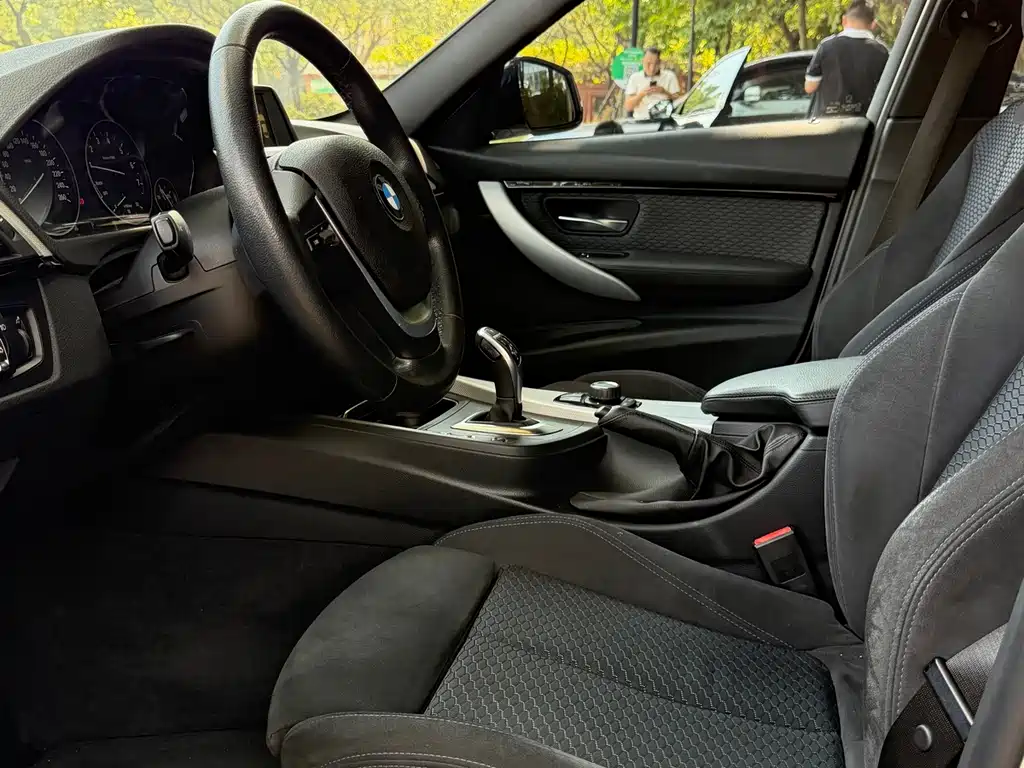 BMW 3 Series — миниатюра 4