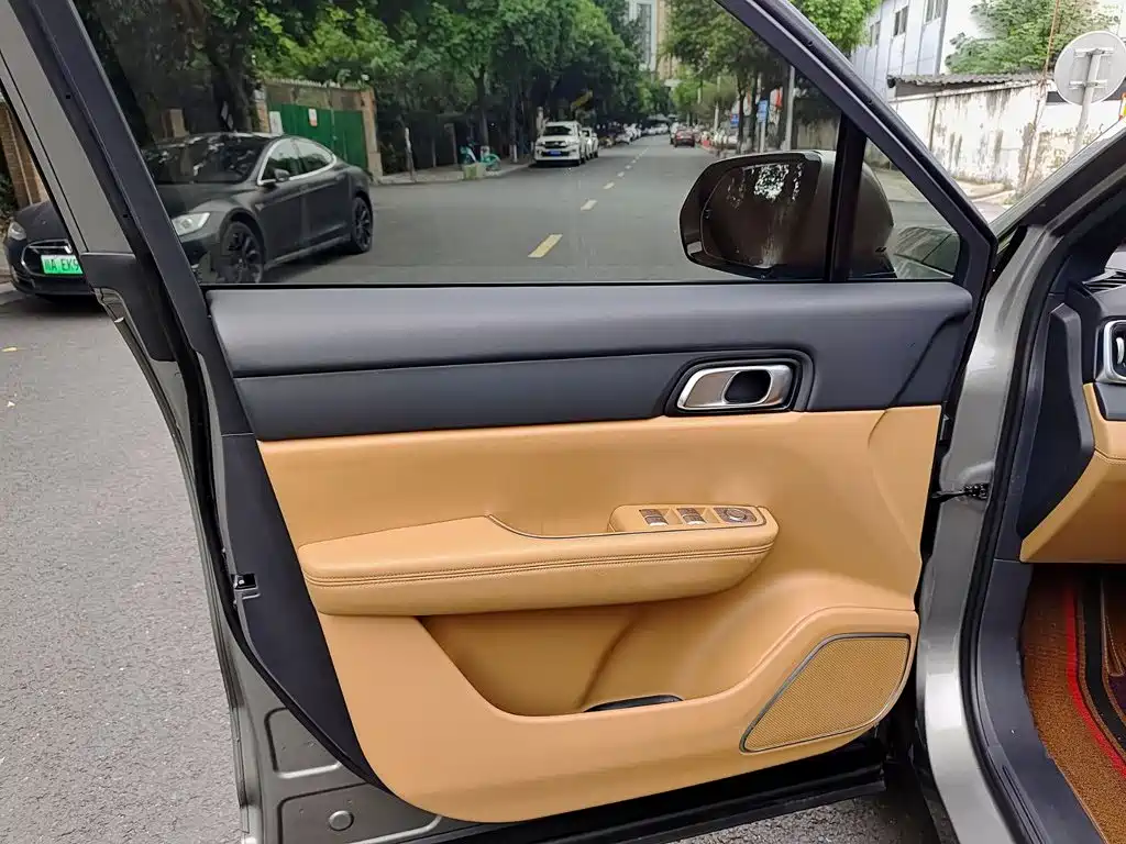 Li Auto Li ONE — миниатюра 6