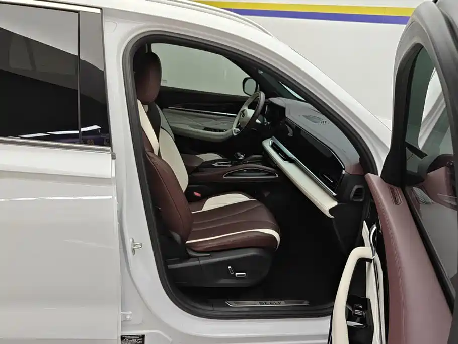 Geely Xingyue L — миниатюра 8