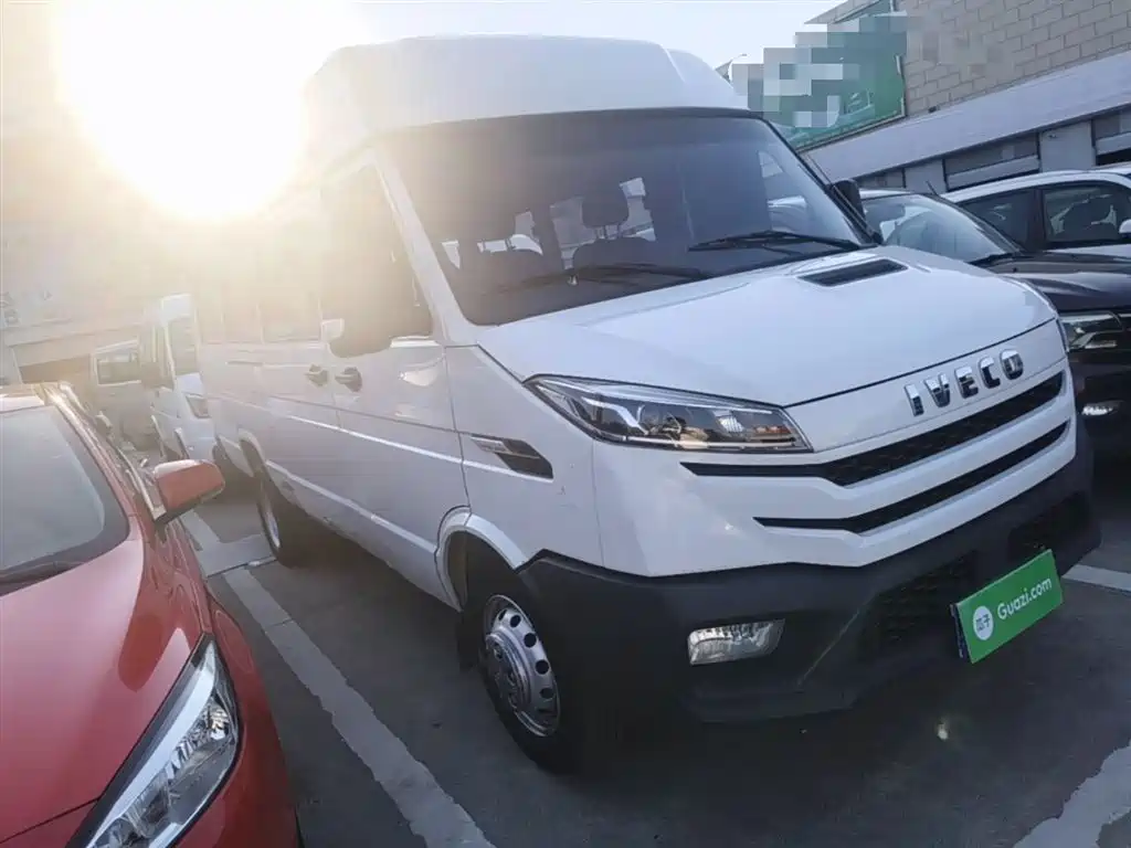 Iveco Daily 2023 2.5T V40 2-3 мест