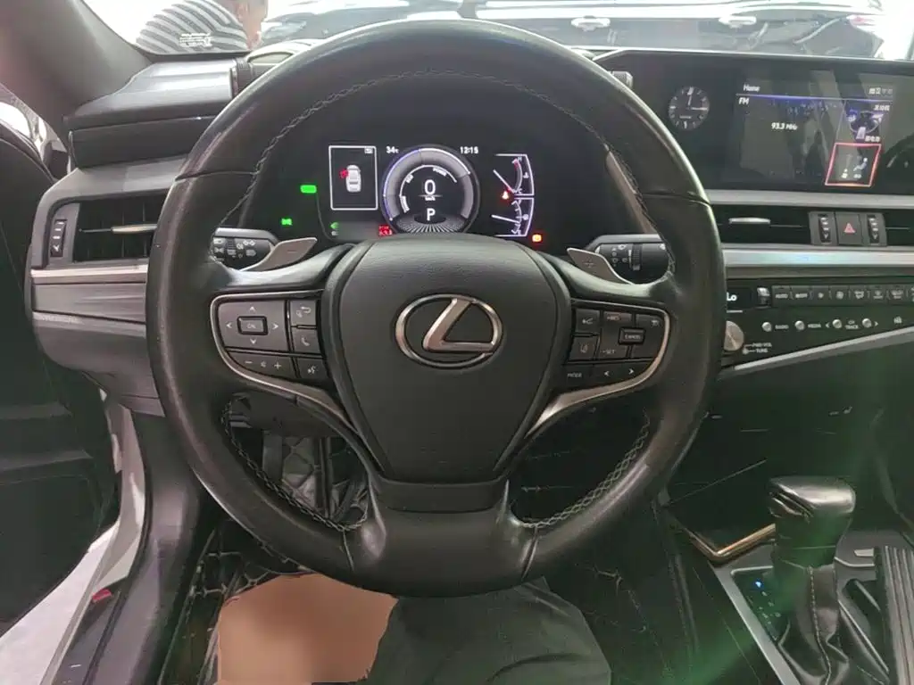 Lexus ES — миниатюра 11