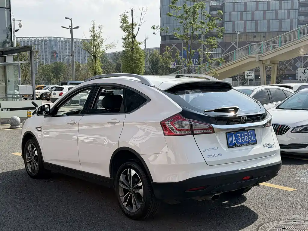 Luxgen U6 — миниатюра 15
