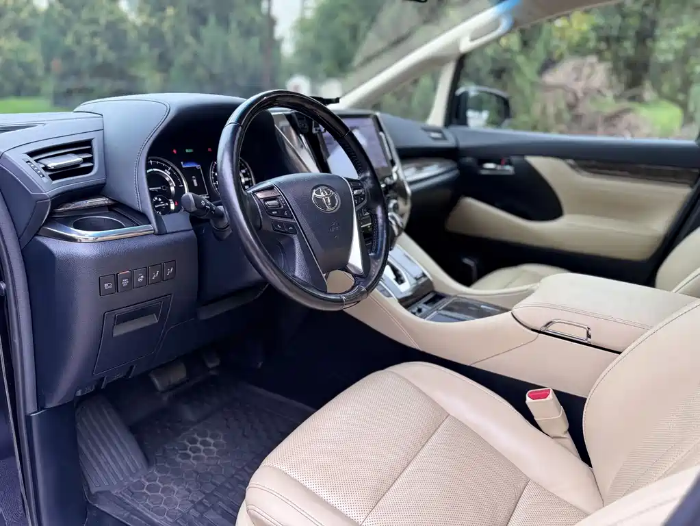 Toyota Alphard 2021 2.5L Premium
