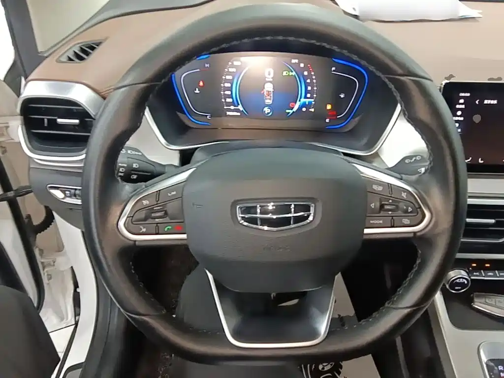 Geely Binyue — миниатюра 11