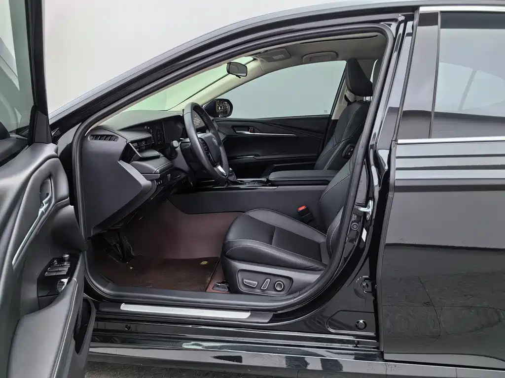 Toyota Camry — миниатюра 14