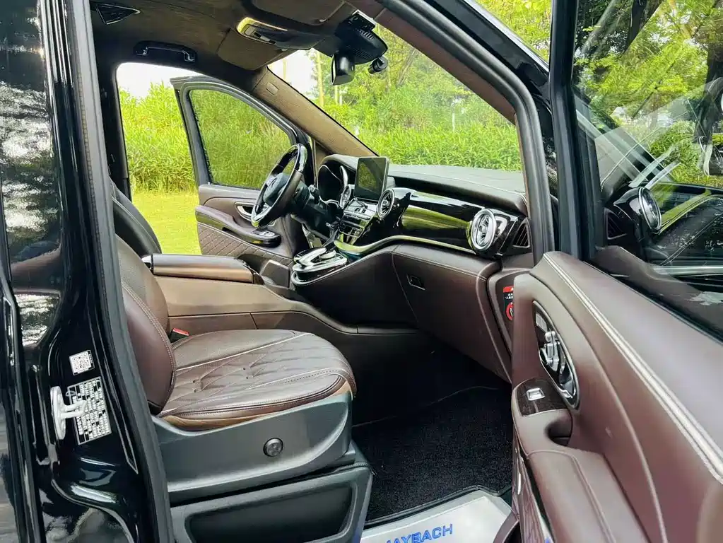 Mercedes-Benz V-Class V 2018 V 260 L Luxury Long Wheelbase VI