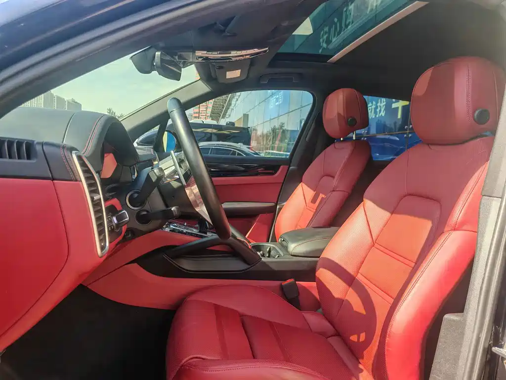 Porsche Cayenne — миниатюра 4