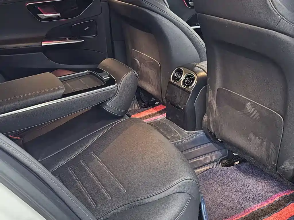 Mercedes-Benz C-Class — миниатюра 18