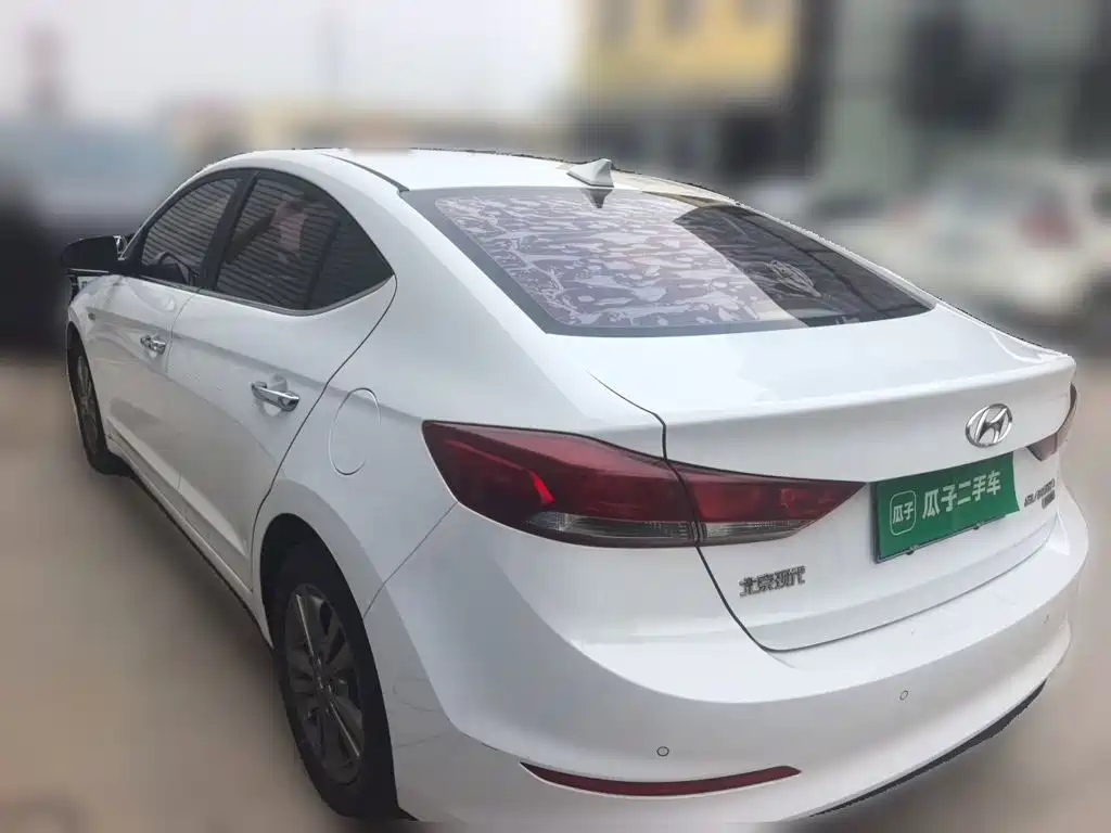 Hyundai Elantra — миниатюра 25