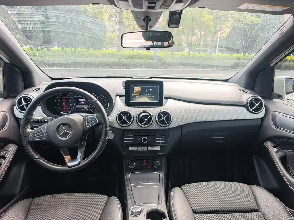 Mercedes-Benz B-Class — миниатюра 12