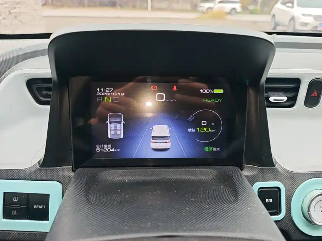 Wuling MINIEV — миниатюра 12