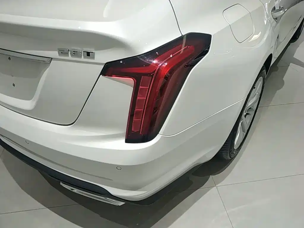 Cadillac CT5 — миниатюра 8