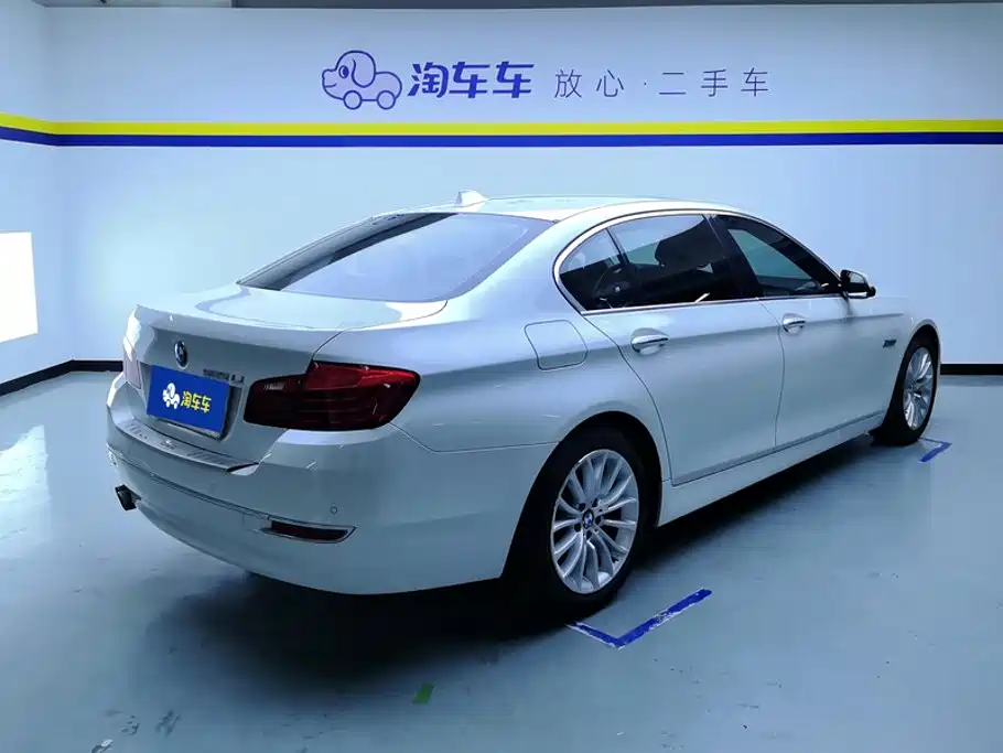 BMW 5 Series — миниатюра 3