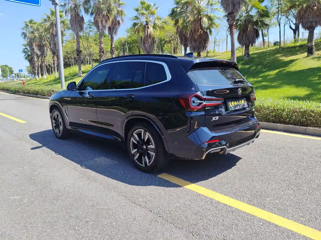 BMW iX3 — миниатюра 12