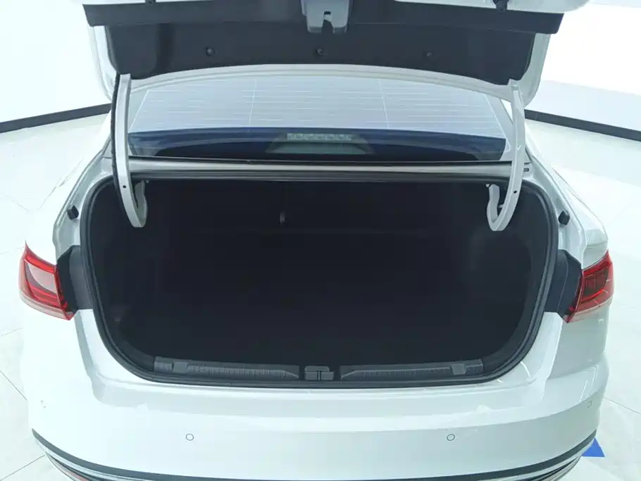 Volkswagen Bora — миниатюра 4