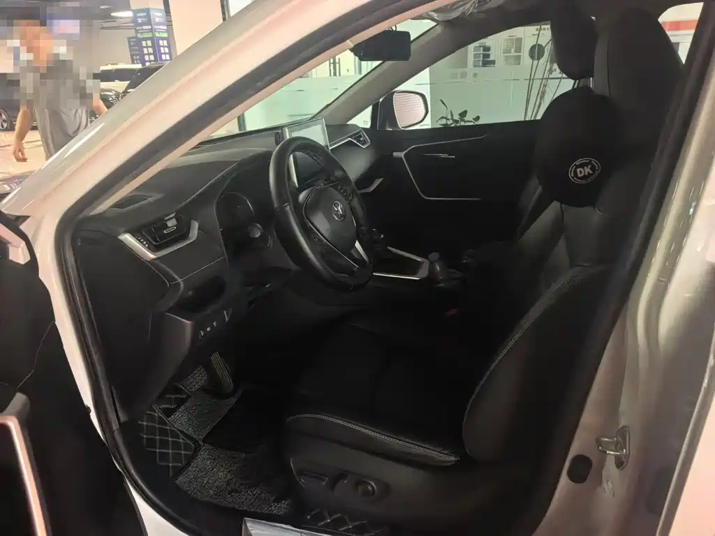 Toyota RAV4 — миниатюра 2
