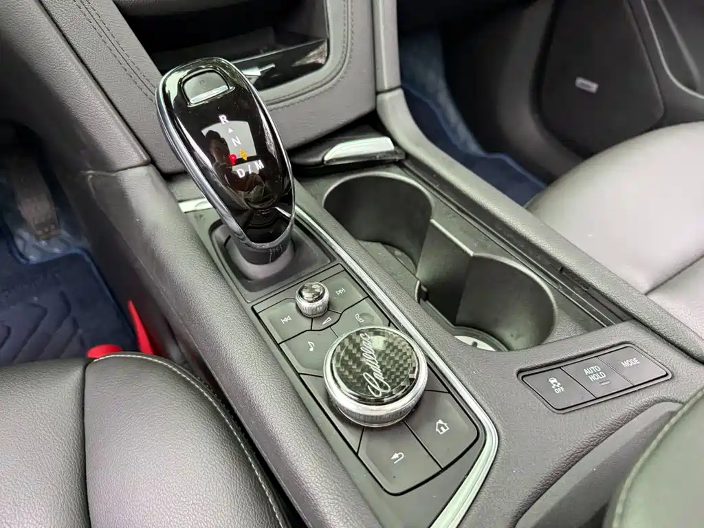Cadillac XT6 — миниатюра 9