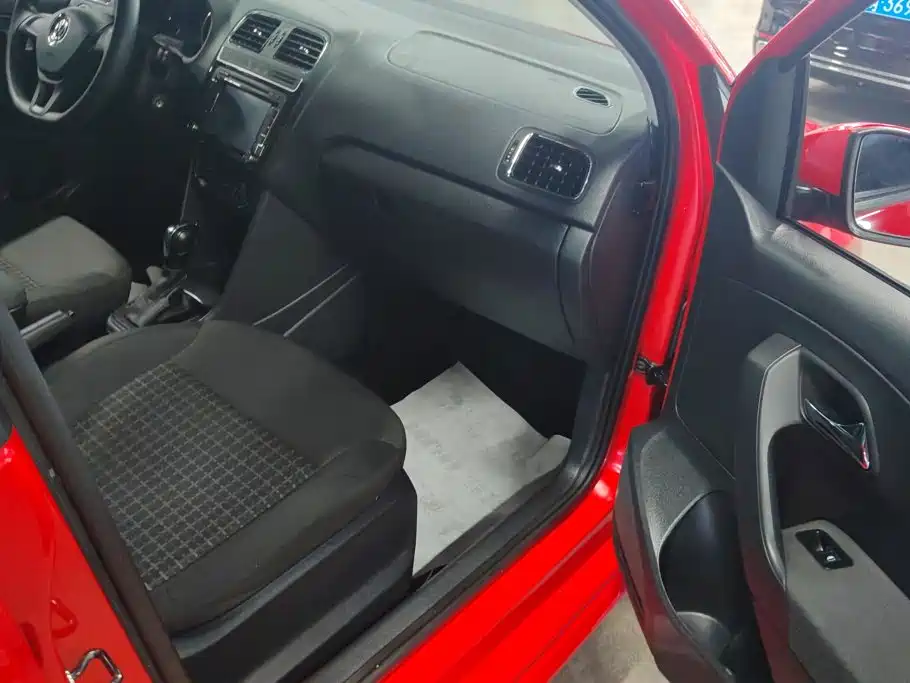 Volkswagen Polo — миниатюра 8