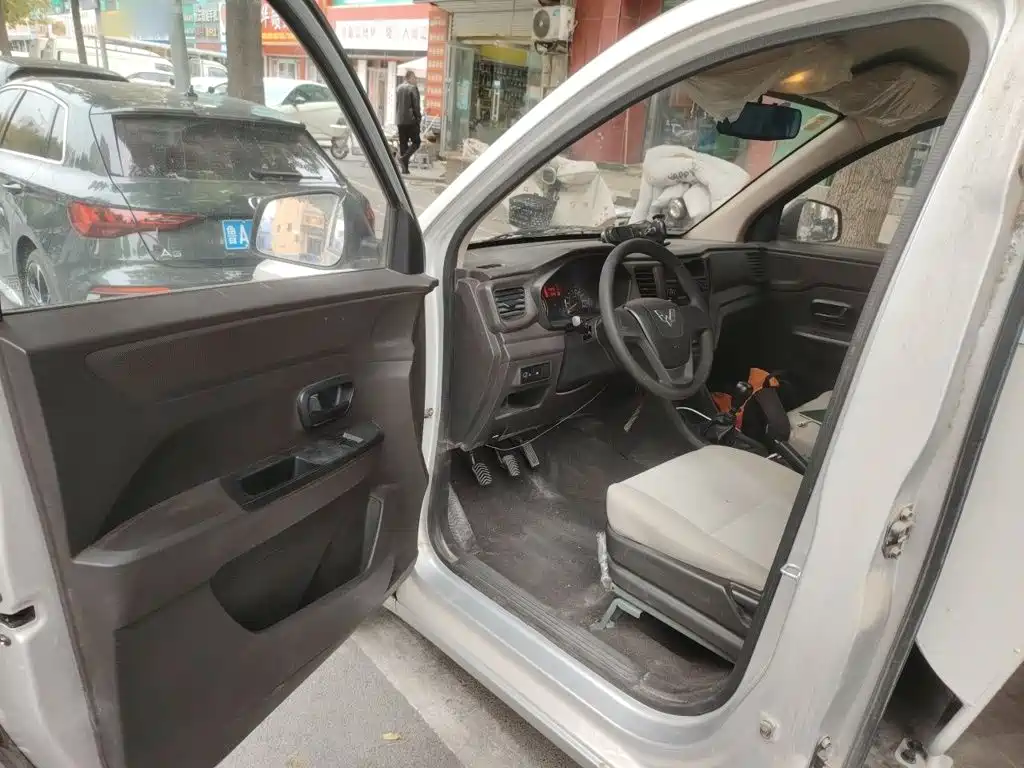 Wuling Hongguang V — миниатюра 12