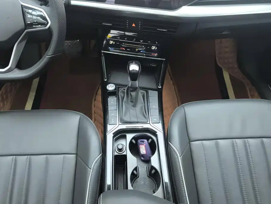 Volkswagen 帕萨特插电混动 — миниатюра 16