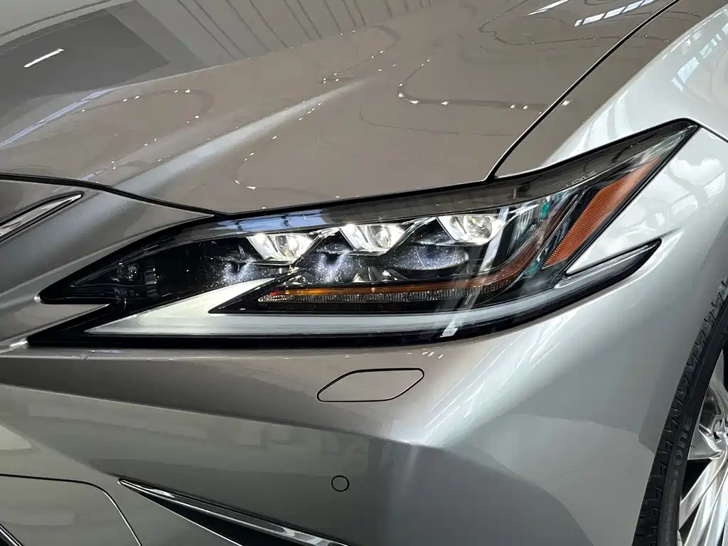 Lexus ES — миниатюра 25