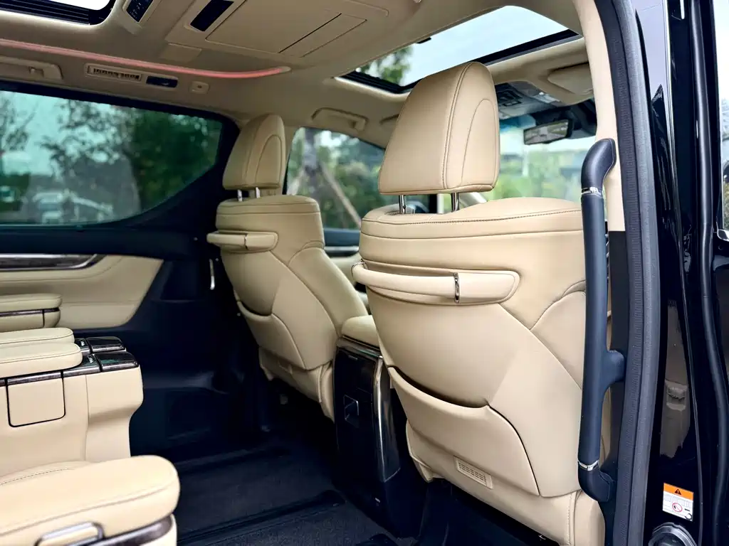 Toyota Vellfire — миниатюра 19