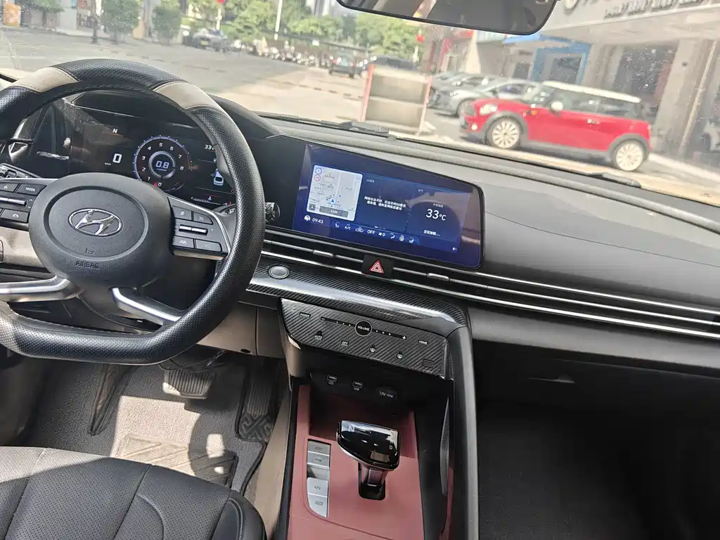 Hyundai Elantra — миниатюра 5