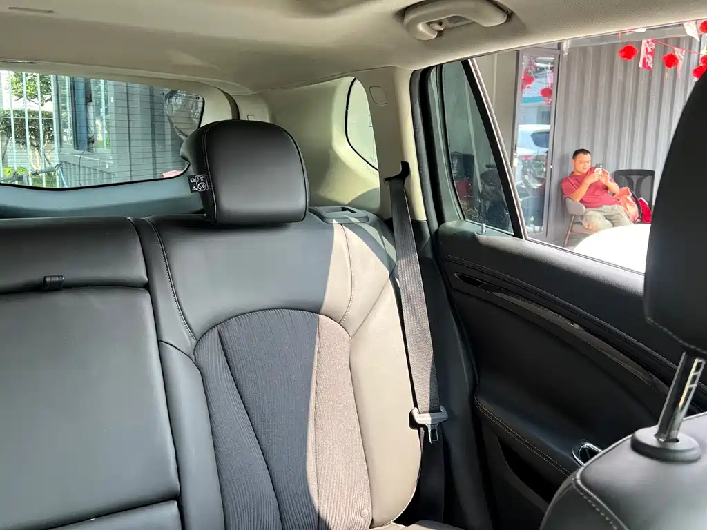Buick Envision Plus — миниатюра 13
