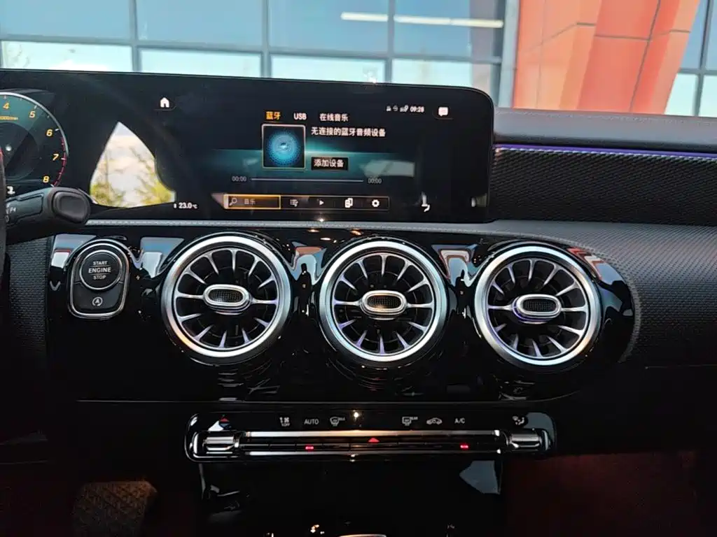 Mercedes-Benz A-Class — миниатюра 13
