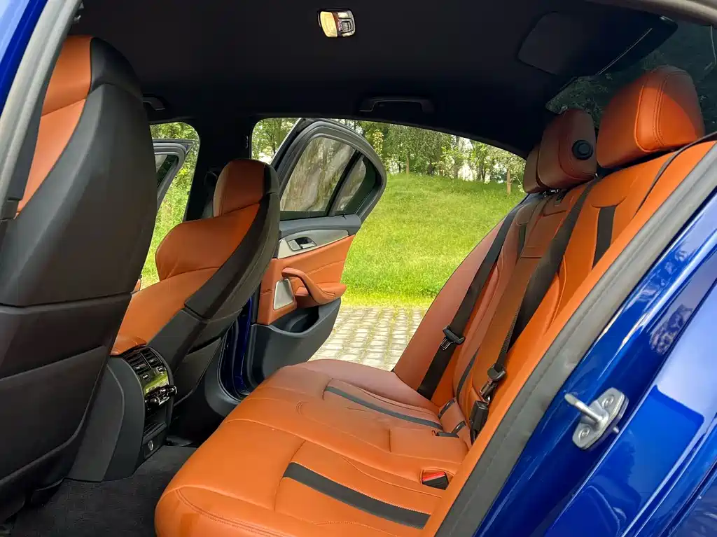 BMW M5 — миниатюра 3