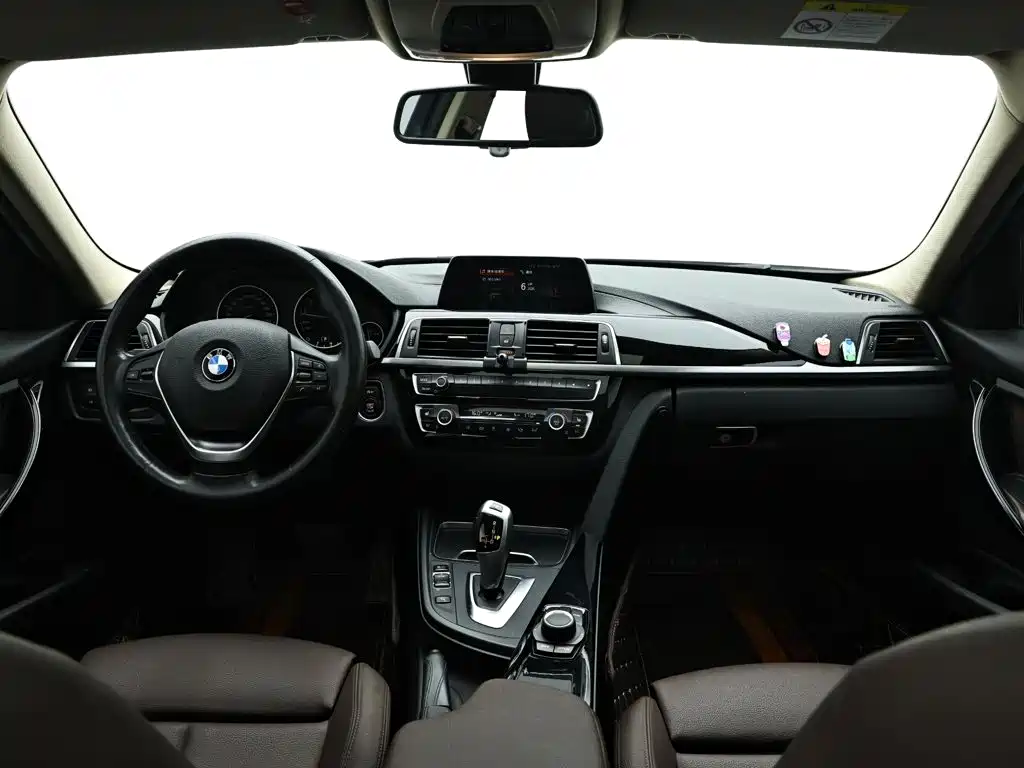 BMW 3 Series — миниатюра 14