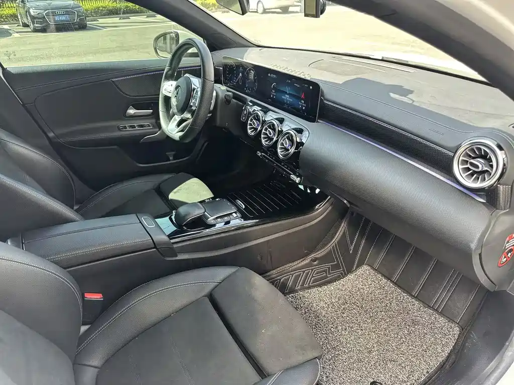 Mercedes-Benz A-Class — миниатюра 8