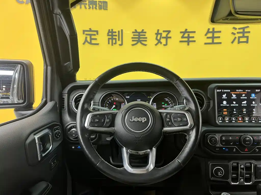 Jeep Wrangler PHEV — миниатюра 34